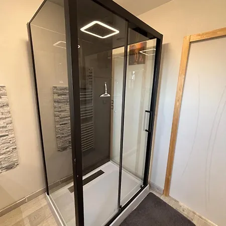 Villa De Baluffe - 3 Bedrooms, Pool, Parking *