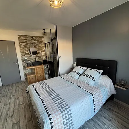 De Baluffe - 3 Bedrooms, Pool, Parking