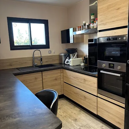 De Baluffe - 3 Bedrooms, Pool, Parking Villa