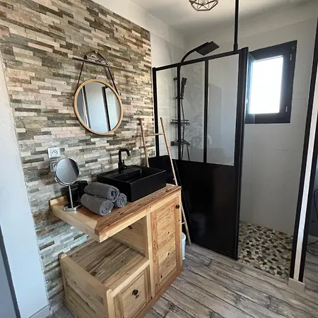 De Baluffe - 3 Bedrooms, Pool, Parking