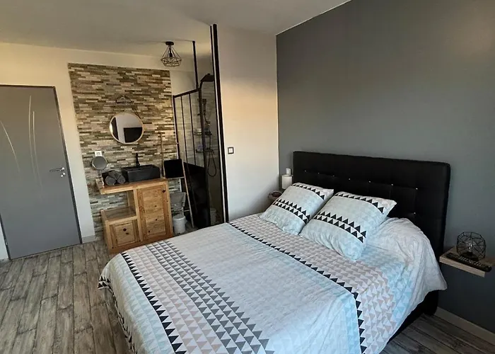 De Baluffe - 3 Bedrooms, Pool, Parking